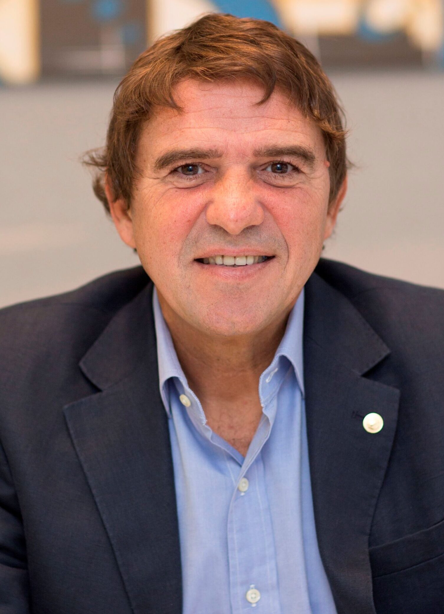 Retrato vertical de Mauricio Zantta para la ficha de Encuentros del Club de los 20